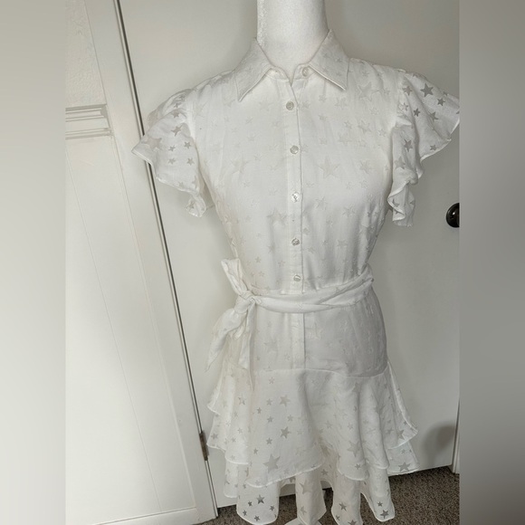Gianni Bini Dresses & Skirts - Gianni bini ruffled white dress size 4